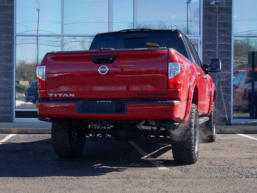 Nissan Titan  2021