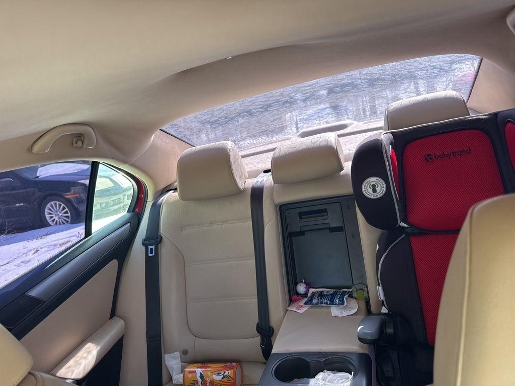 Volkswagen Jetta  2014