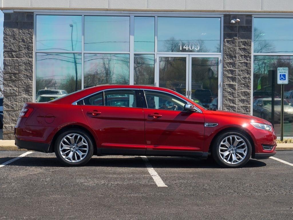 Ford Taurus  2018