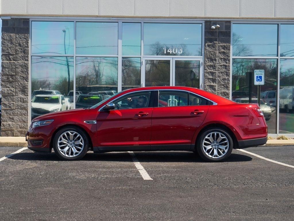Ford Taurus  2018