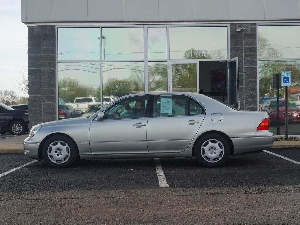 Lexus LS 430  2002