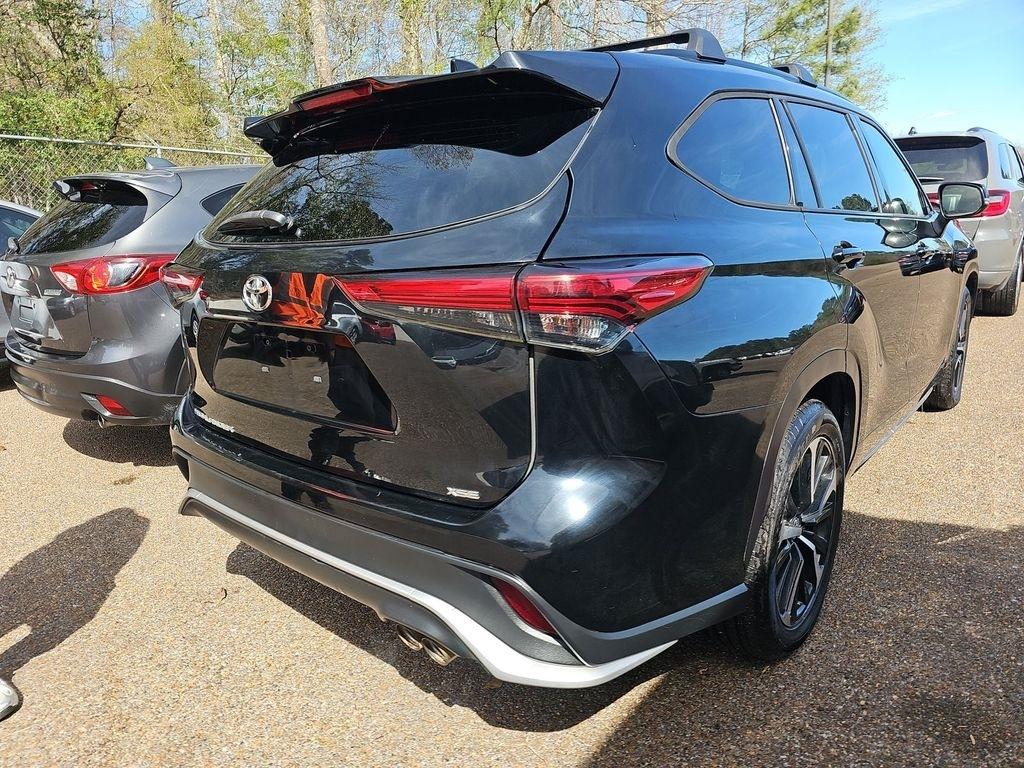 Toyota Highlander  2021