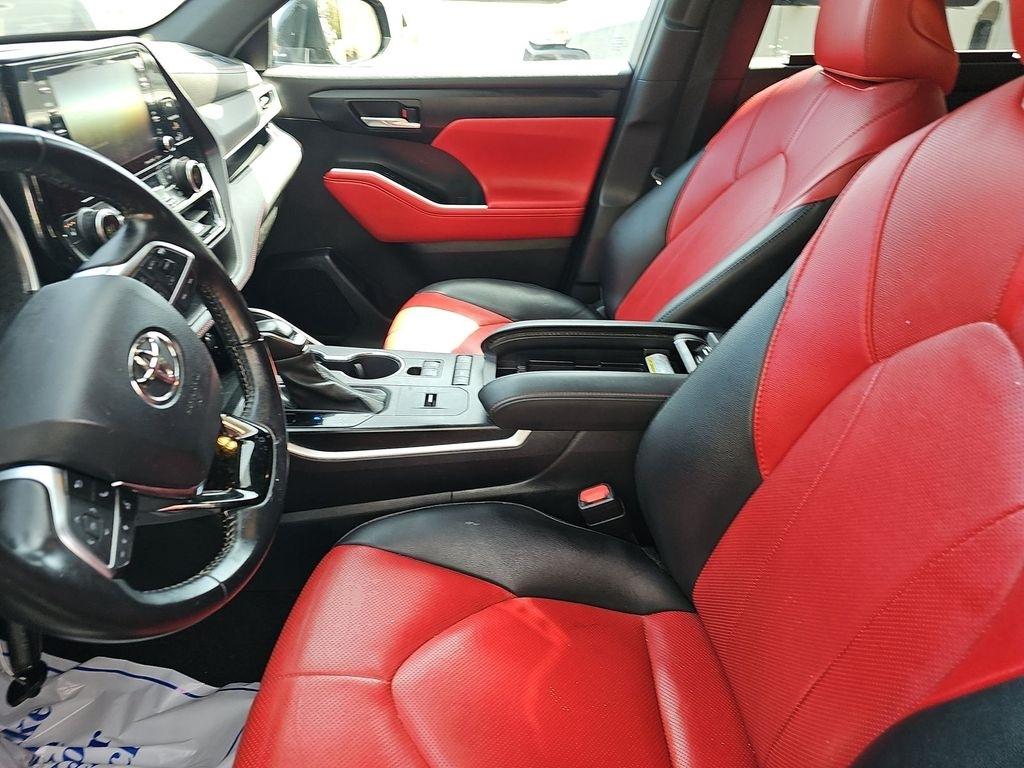 Toyota Highlander  2021