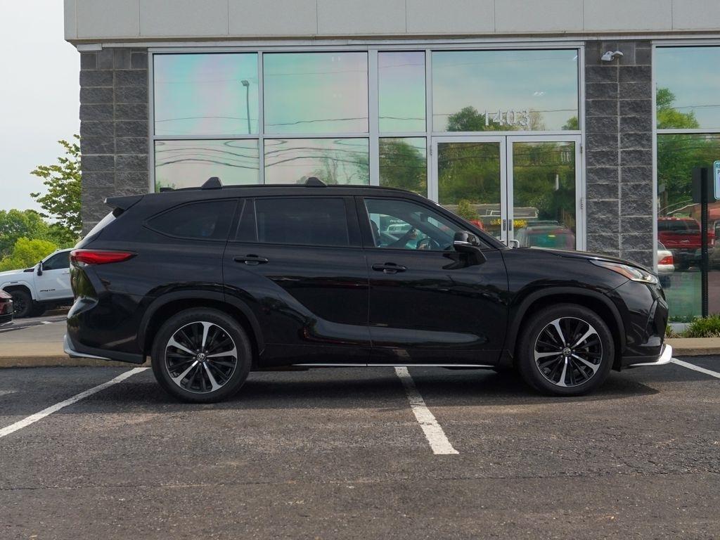 Toyota Highlander  2021