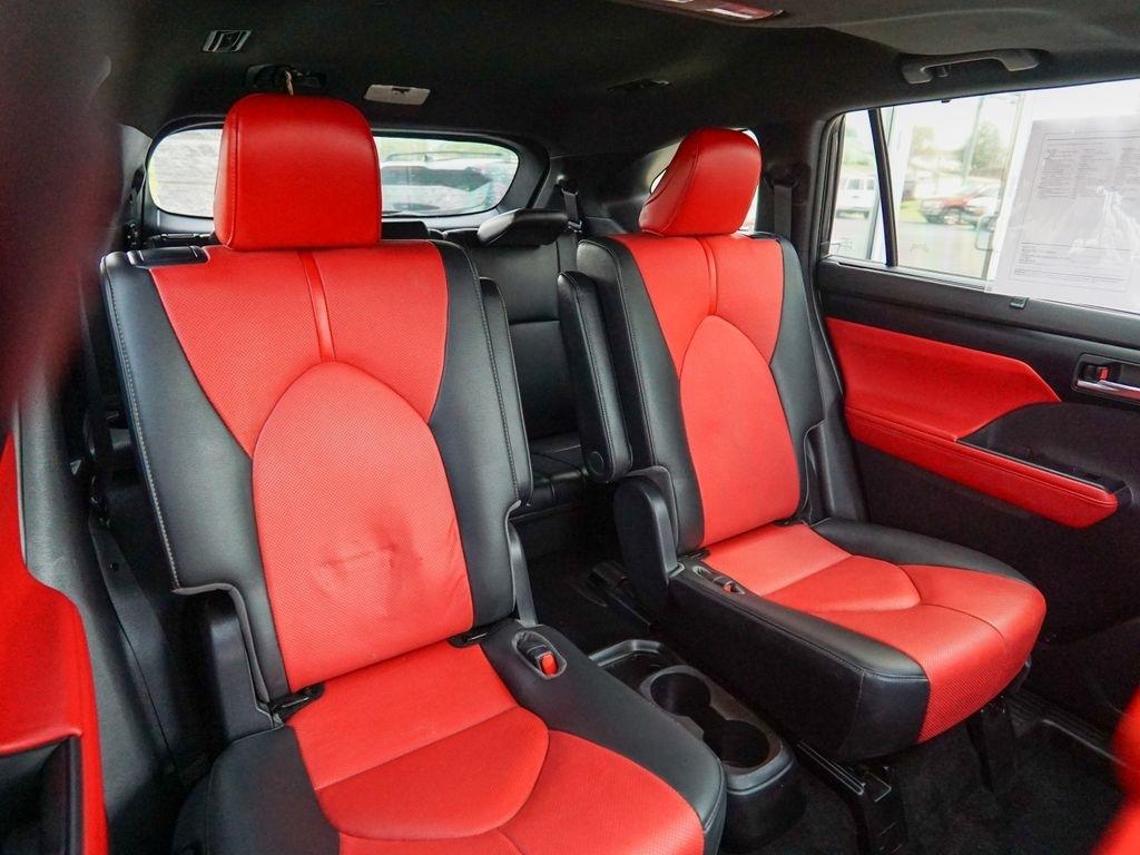 Toyota Highlander  2021