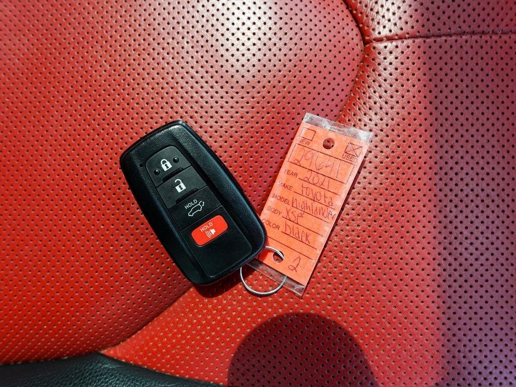 Toyota Highlander  2021