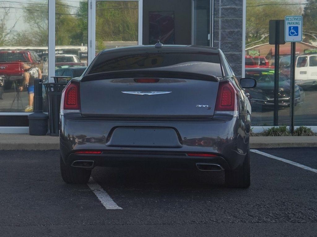 Chrysler 300  2018