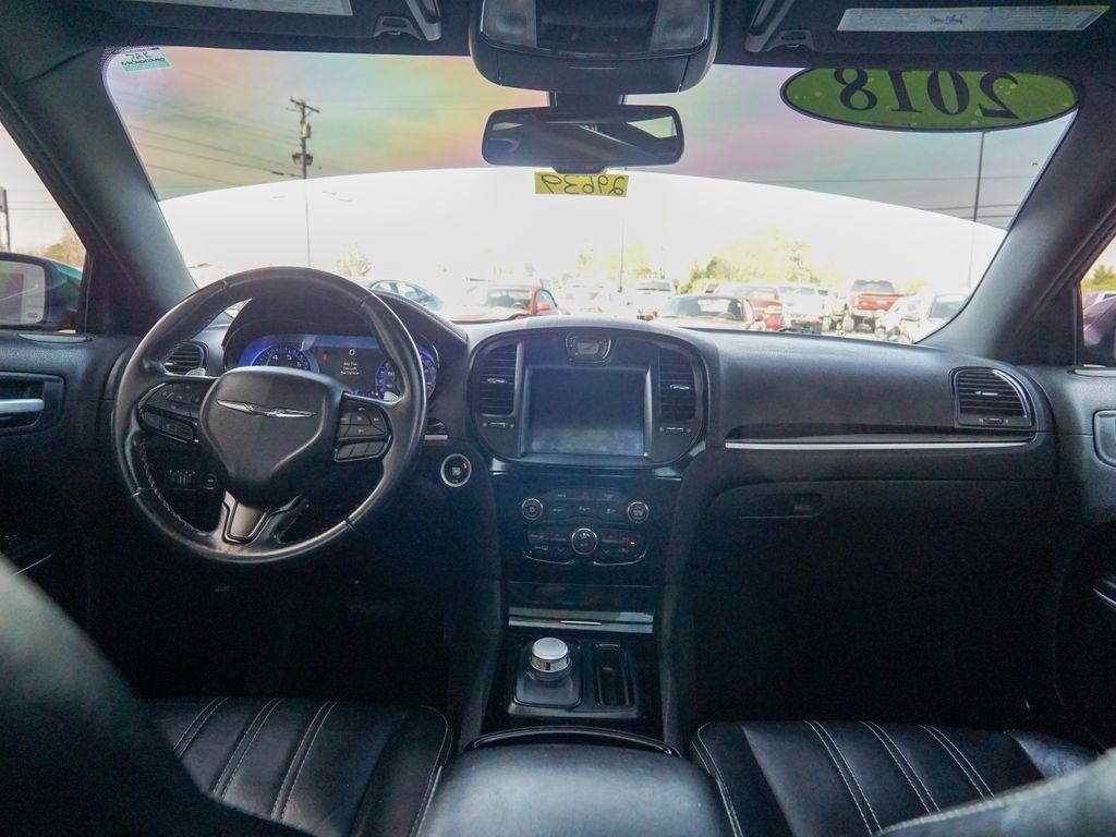 Chrysler 300  2018