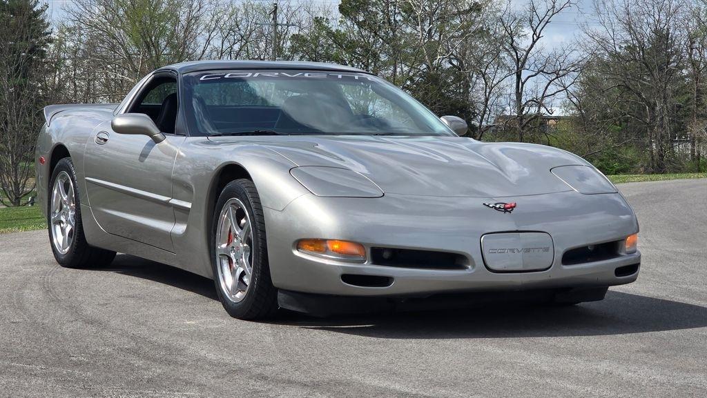 Chevrolet Corvette  2001