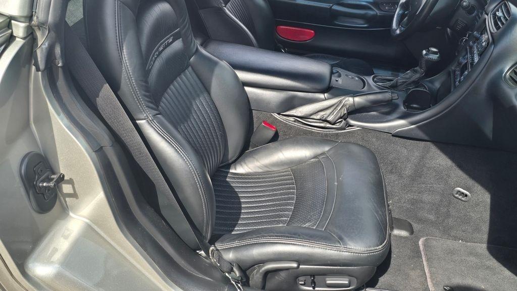 Chevrolet Corvette  2001