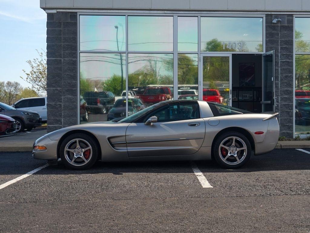 Chevrolet Corvette  2001