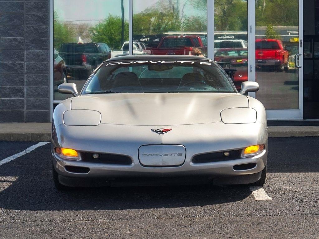 Chevrolet Corvette  2001