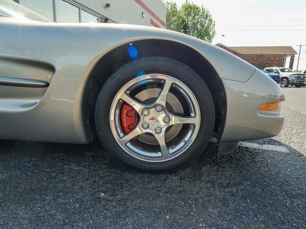 Chevrolet Corvette  2001