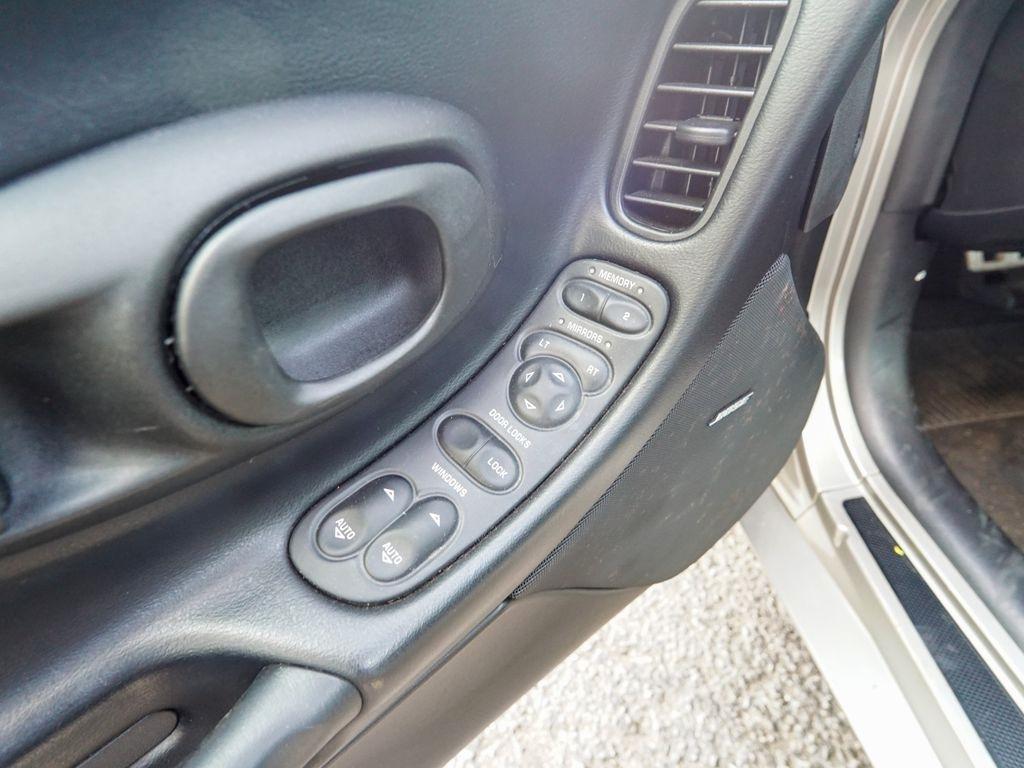 Chevrolet Corvette  2001