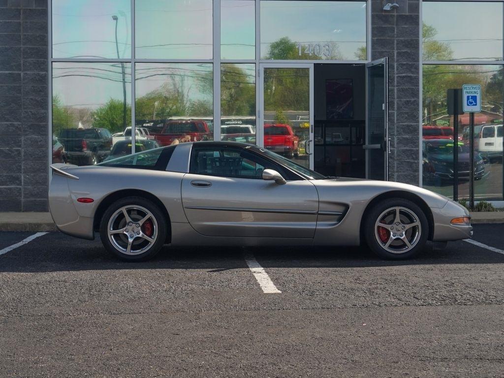 Chevrolet Corvette  2001