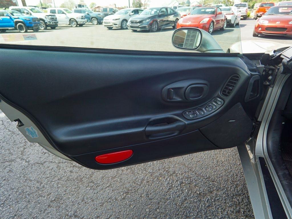 Chevrolet Corvette  2001