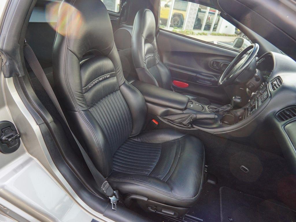 Chevrolet Corvette  2001