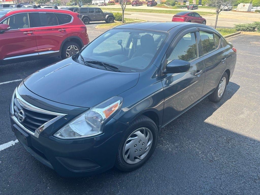 Nissan Versa  2016