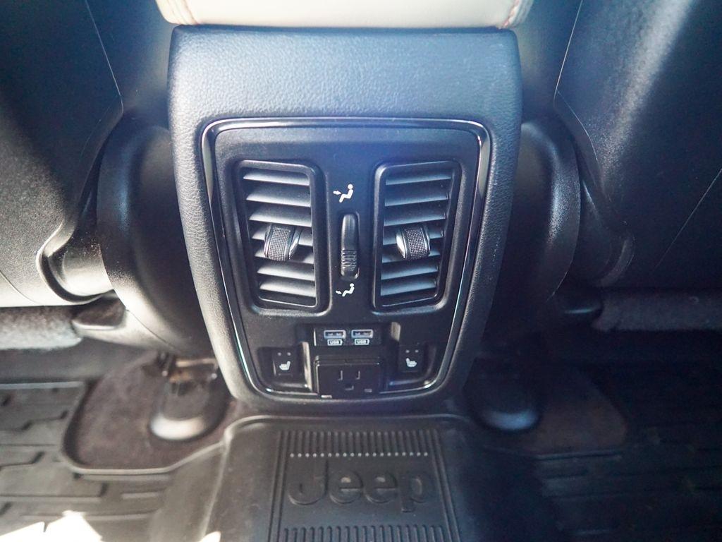 Jeep Grand Cherokee  2017