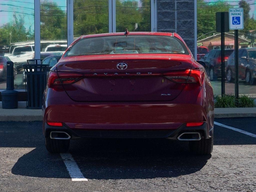 Toyota Avalon  2019