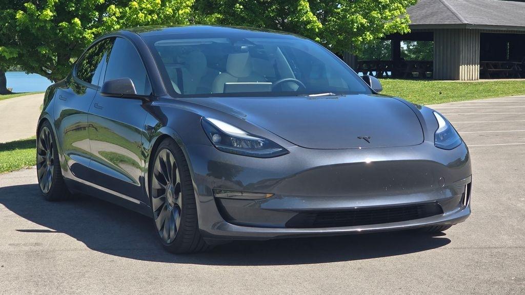 Tesla Model 3  2023