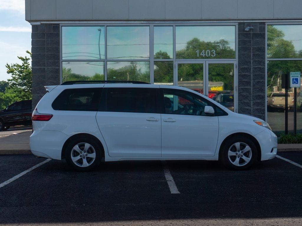 Toyota Sienna  2017