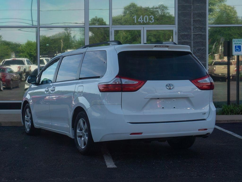 Toyota Sienna  2017