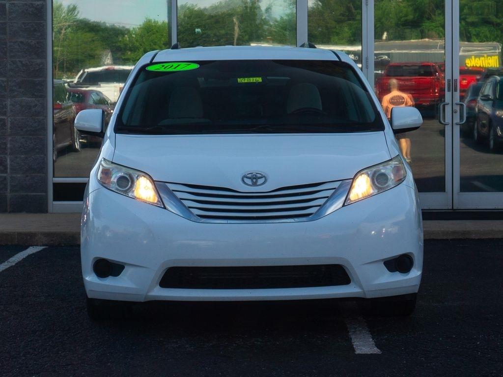 Toyota Sienna  2017
