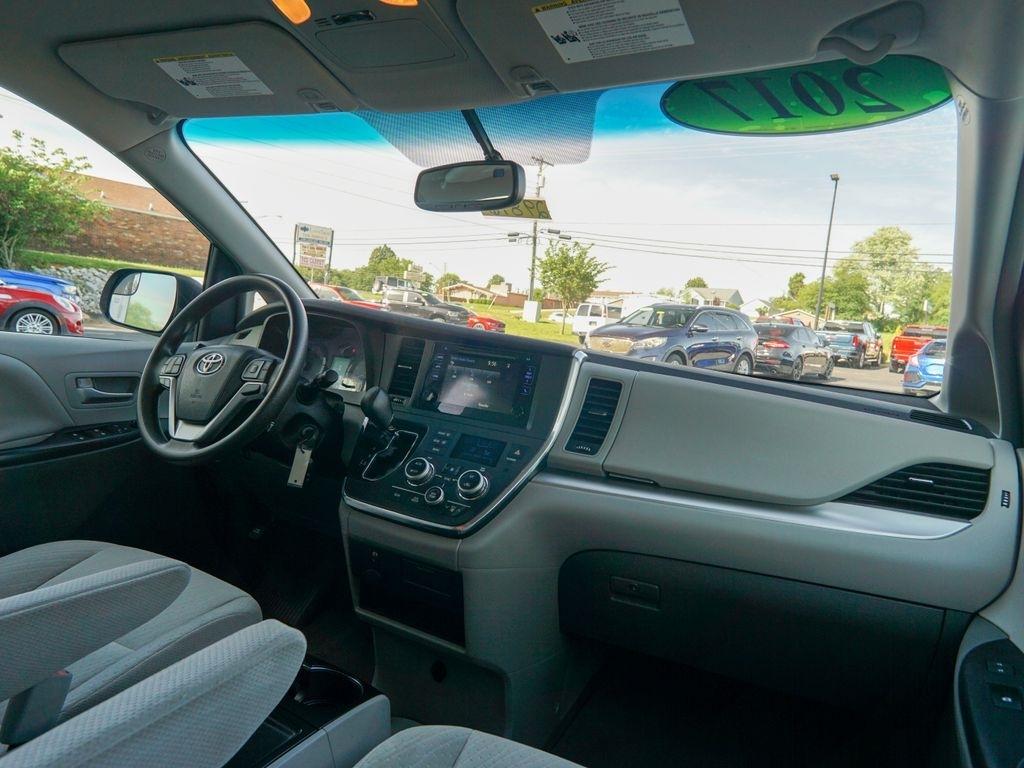 Toyota Sienna  2017