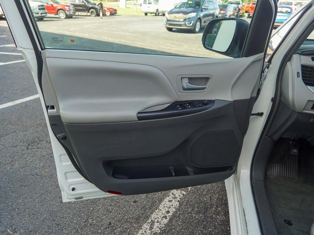 Toyota Sienna  2017