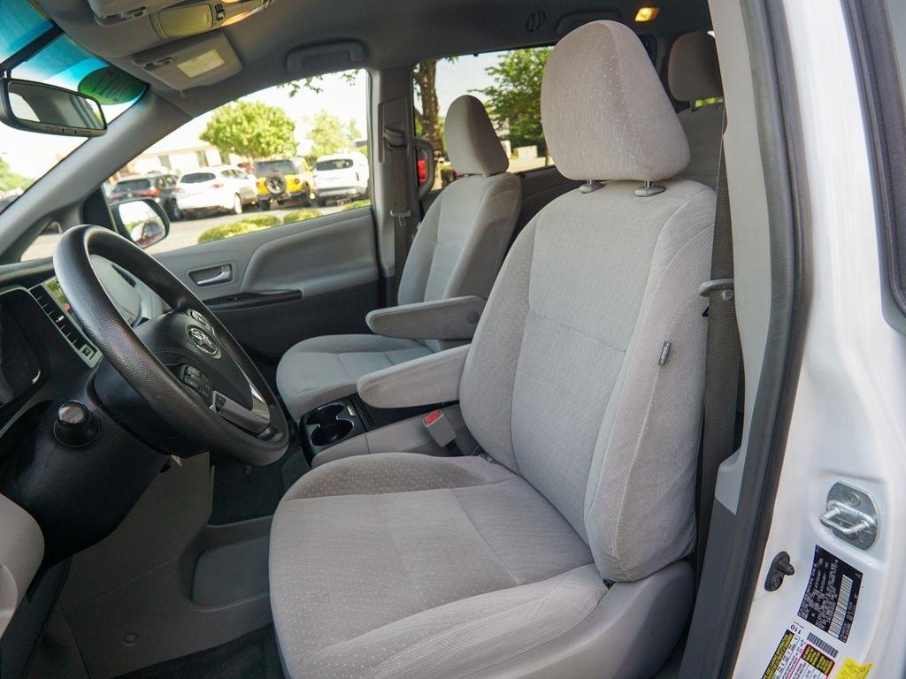 Toyota Sienna  2017
