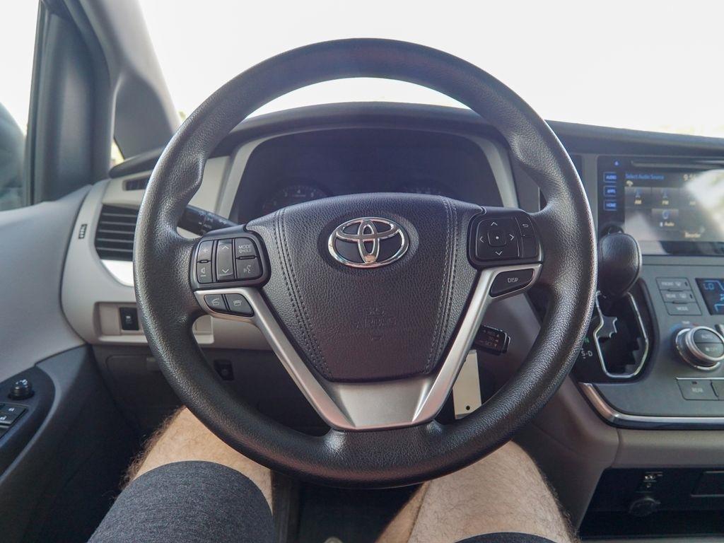 Toyota Sienna  2017