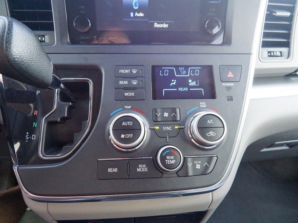 Toyota Sienna  2017