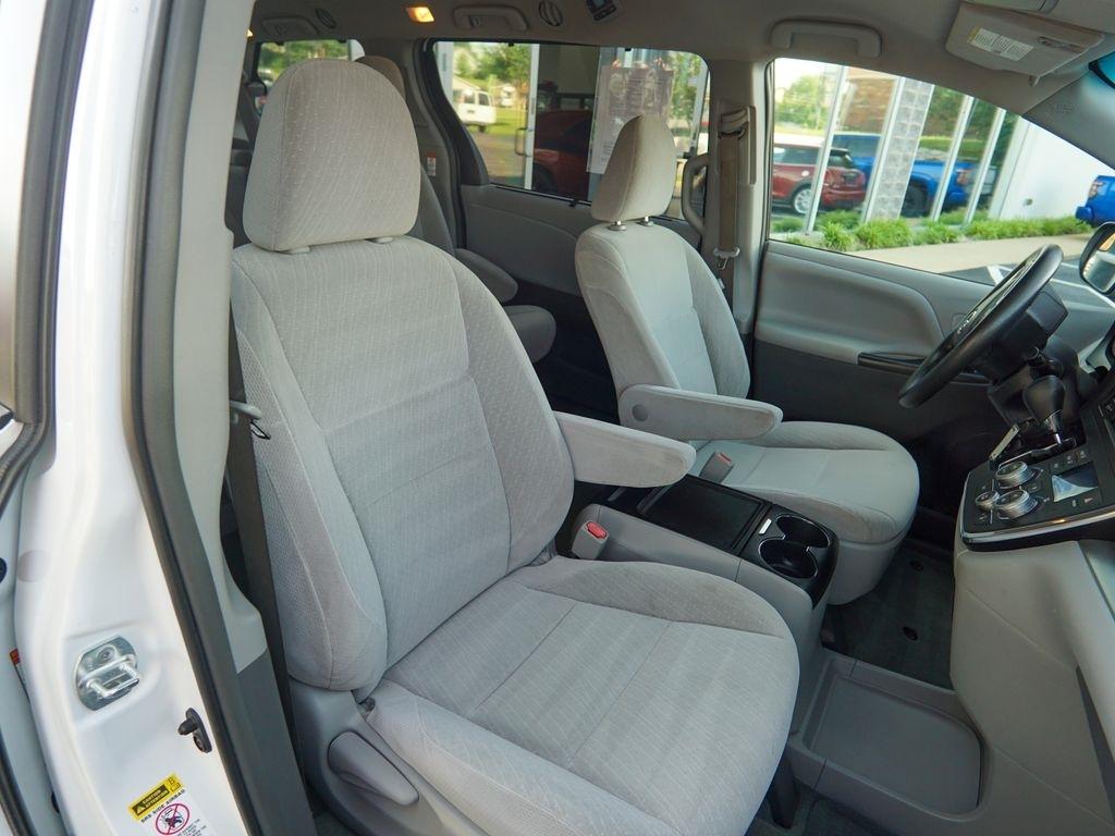 Toyota Sienna  2017