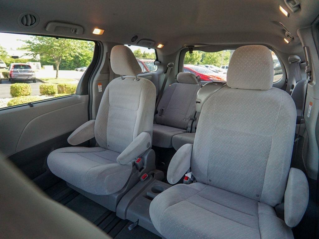 Toyota Sienna  2017