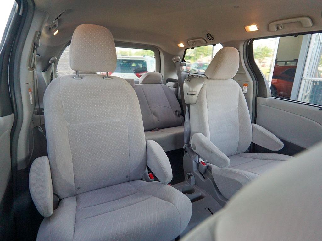 Toyota Sienna  2017