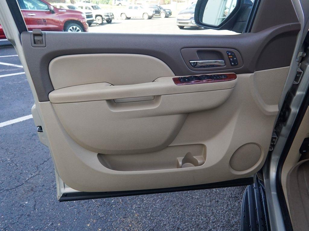 Chevrolet Tahoe  2012