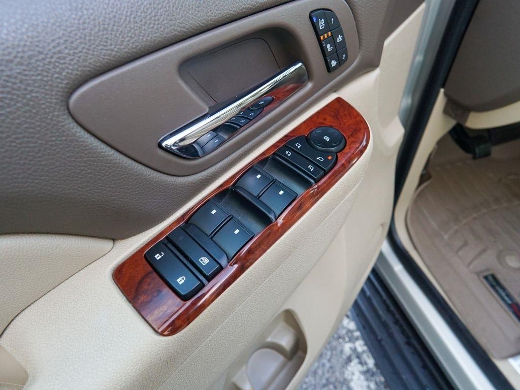 Chevrolet Tahoe  2012