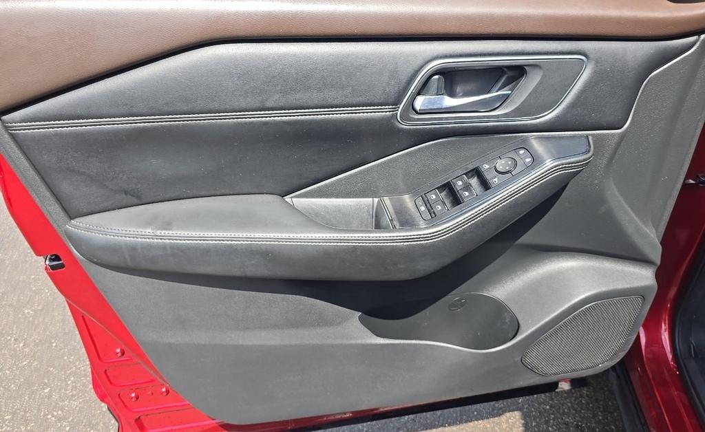Nissan Rogue  2021