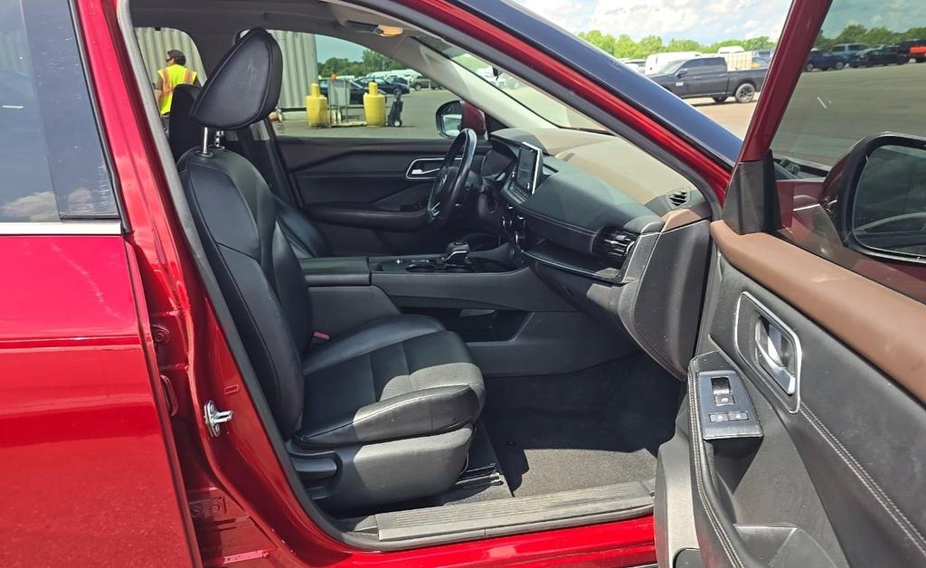 Nissan Rogue  2021