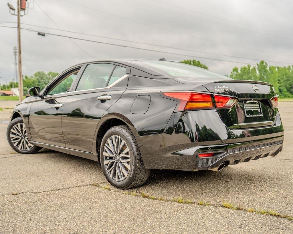 Nissan Altima  2023