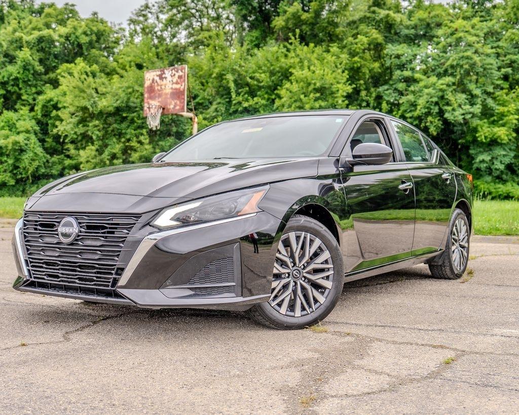 Nissan Altima  2023