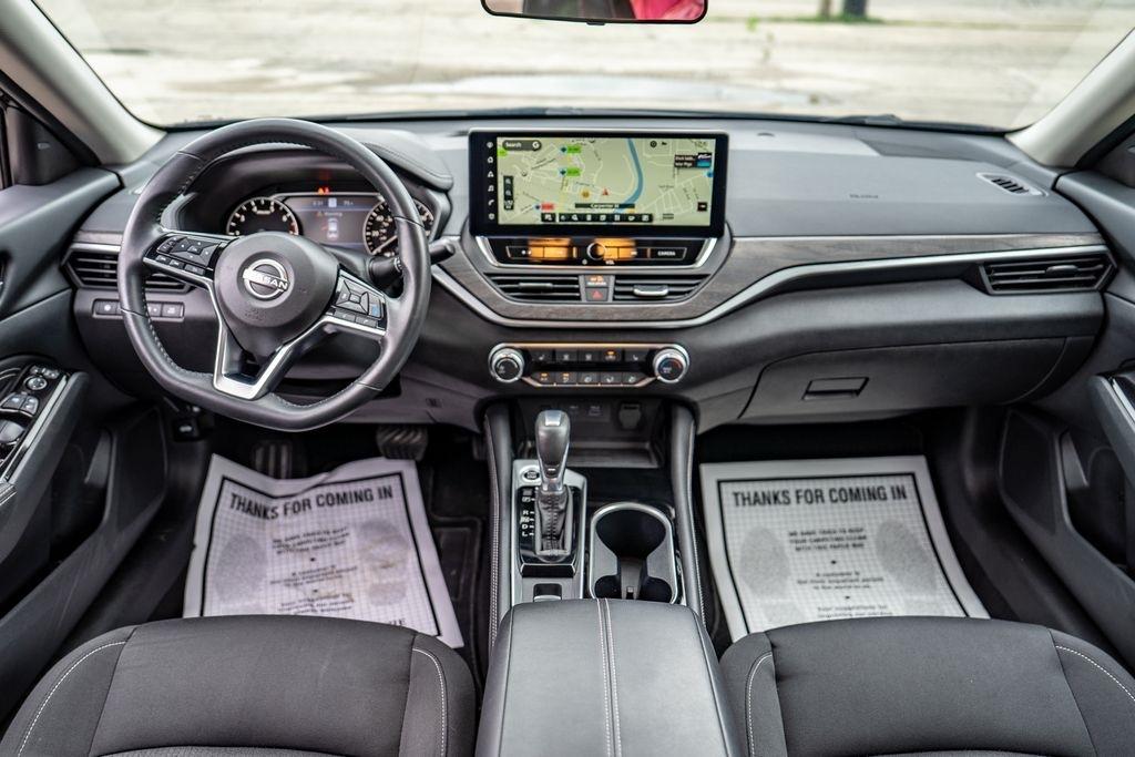 Nissan Altima  2023