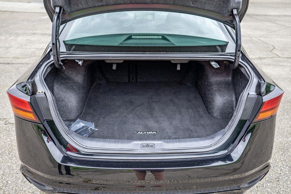 Nissan Altima  2023