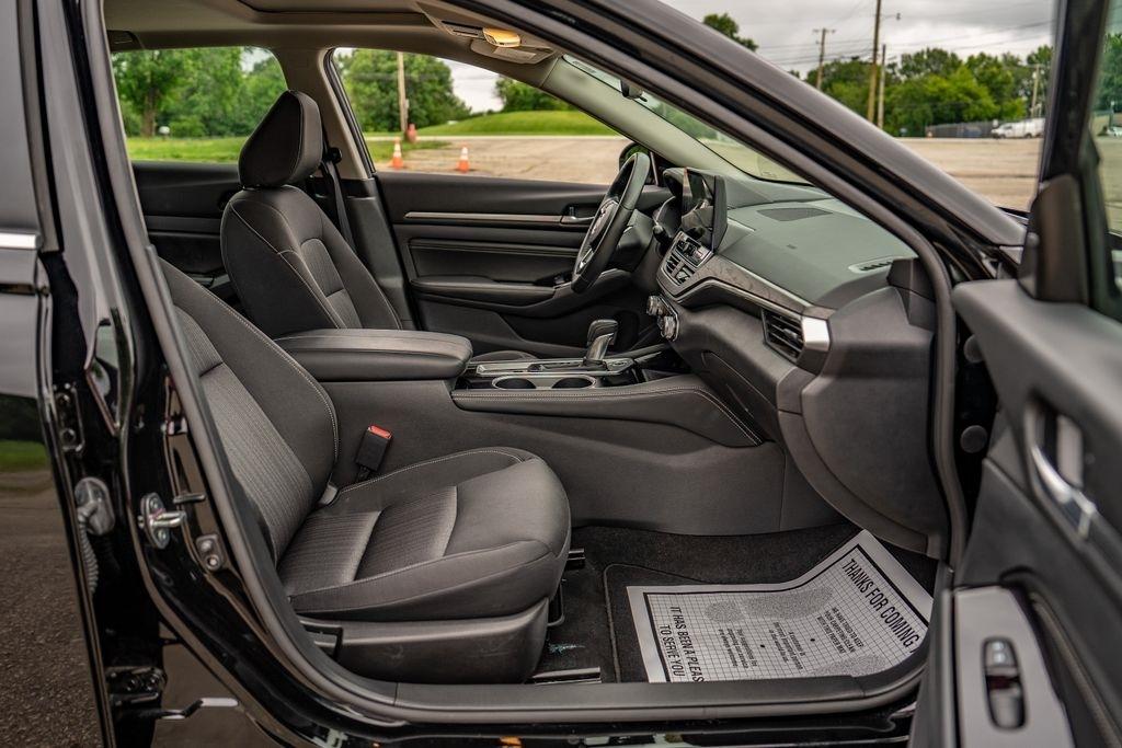 Nissan Altima  2023