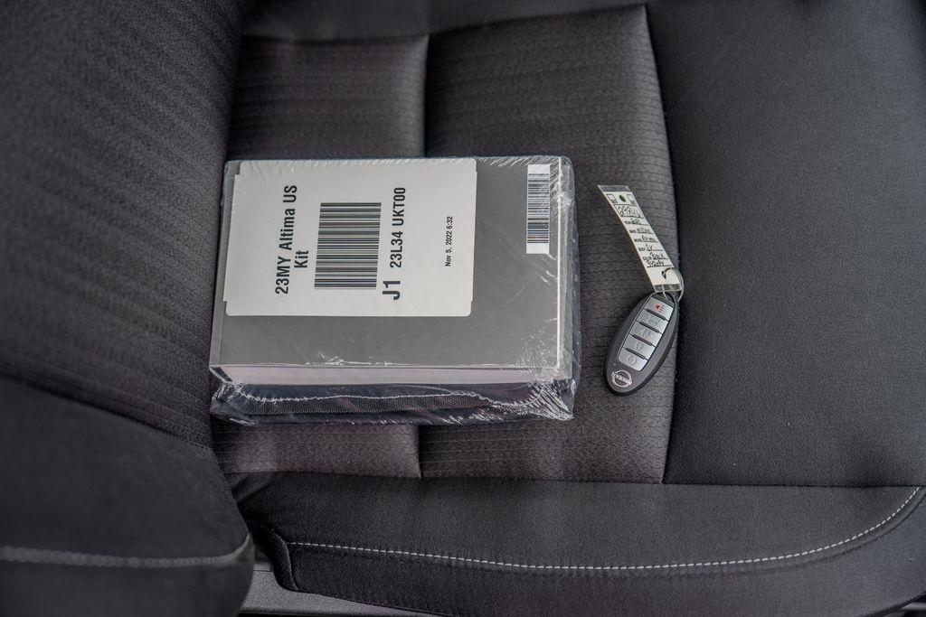 Nissan Altima  2023