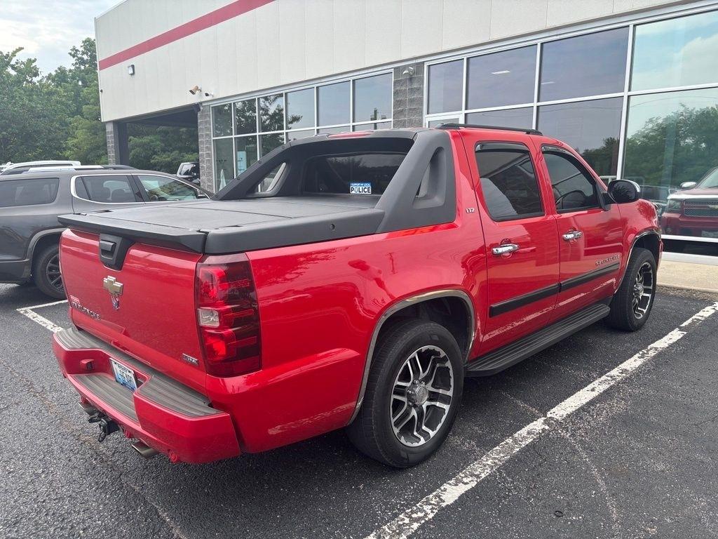 View vehicle photo 4