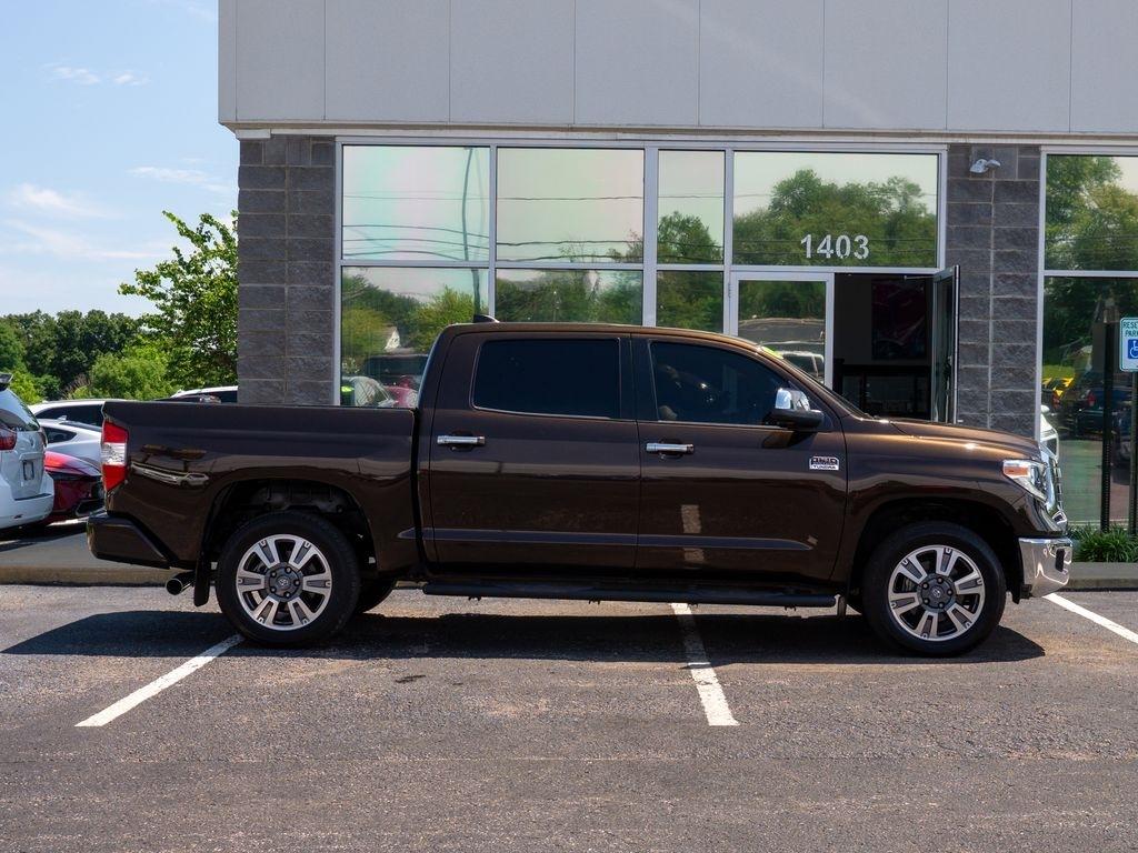 Toyota Tundra  2021