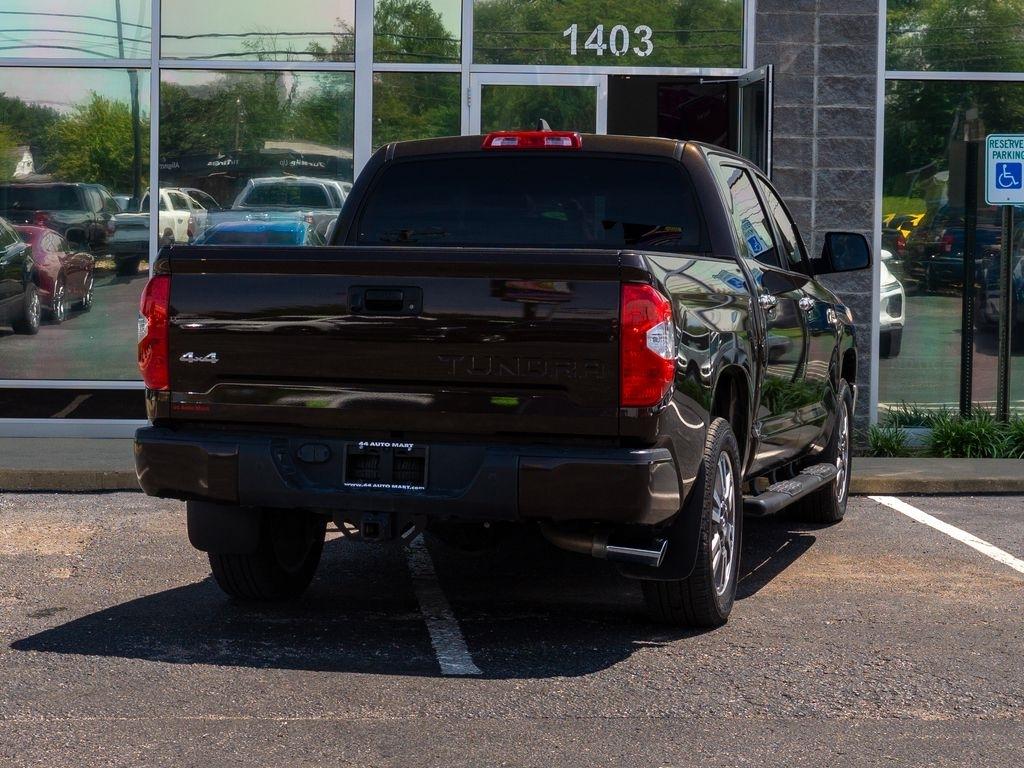 Toyota Tundra  2021