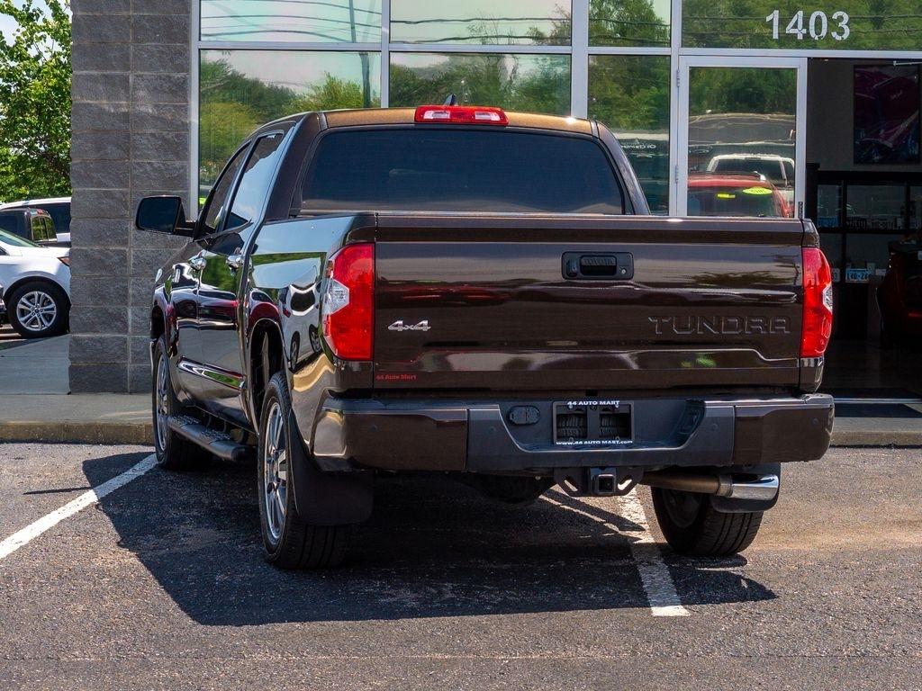 Toyota Tundra  2021